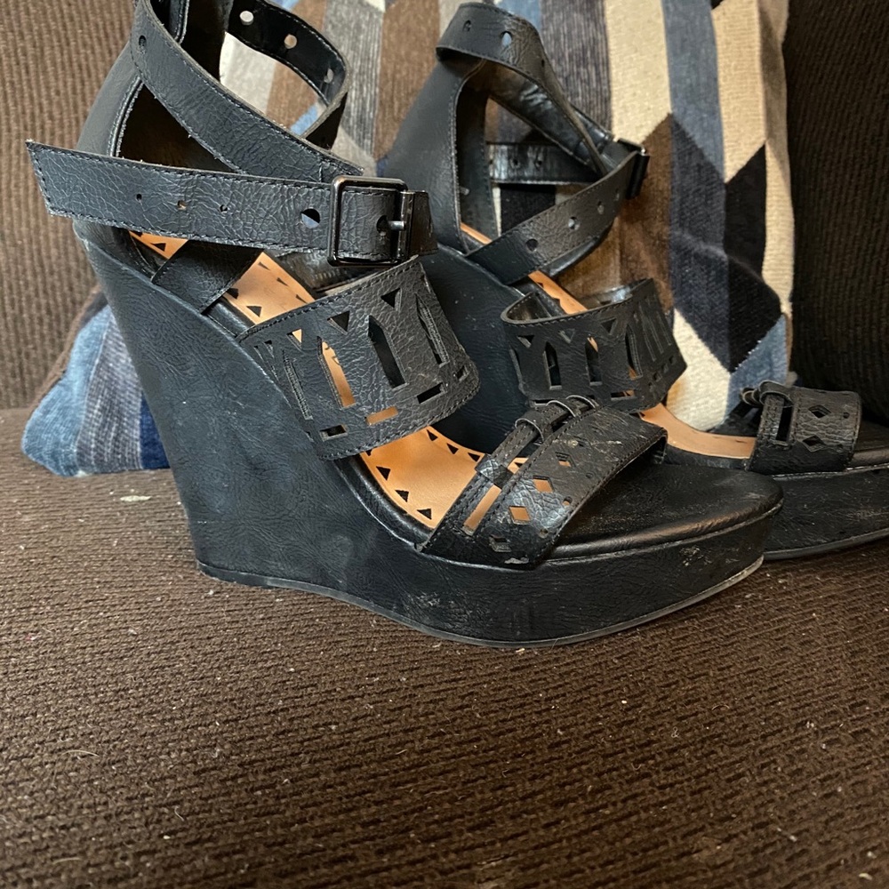 Heeled wedges